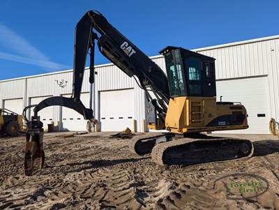 Caterpillar 320D FM Tracked Log Loader