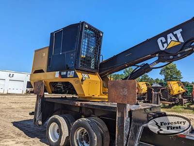 Caterpillar 559D Log Loader
