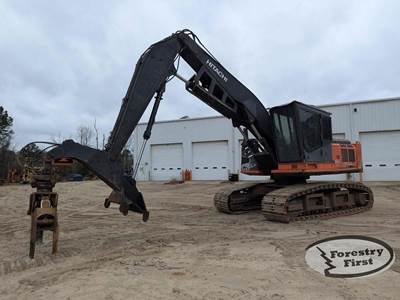 Hitachi ZX210F-3 Tracked Log Loader