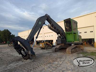 John Deere 2156G Log Loader