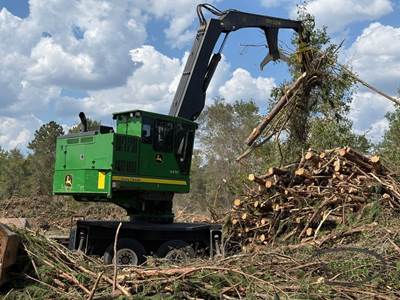 John Deere 437E Log Loader