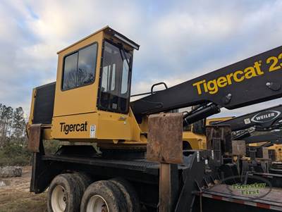 Tigercat 234B Trailer-Mounted Log Loader