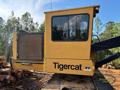 Tigercat 234B Trailer-Mounted Log Loader