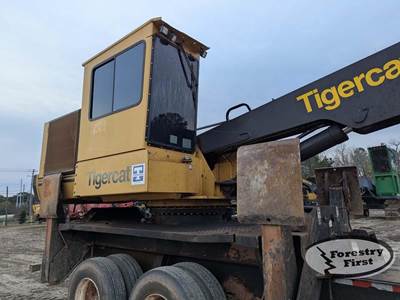 Tigercat 250D Trailer-Mounted Log Loader