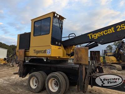 Tigercat 250D Trailer-Mounted Log Loader