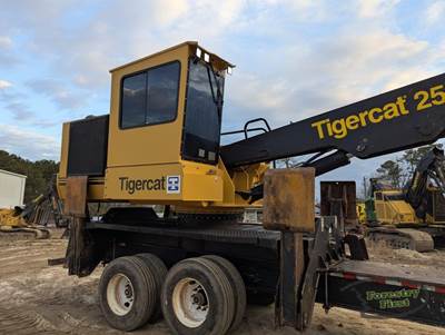 Tigercat 250D Trailer-Mounted Log Loader