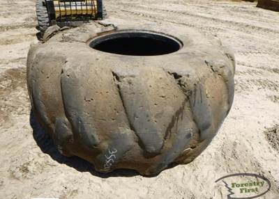 Firestone 35.5-32 Tire