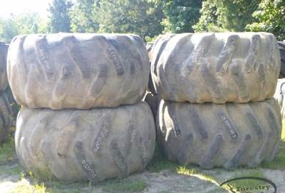 PrimeX 35.5-32 Tire