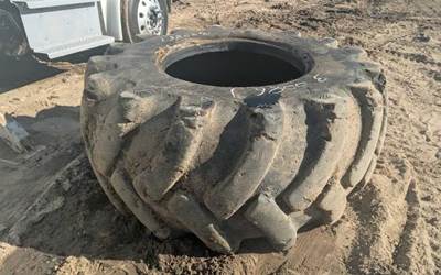 30.5-32 Tire