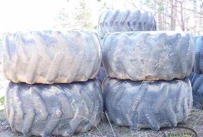 35.5-32 Tire