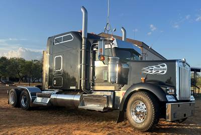 2022 Kenworth W900 Sleeper Semi Truck