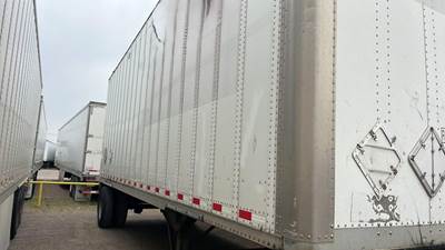 Stoughton 28 ft Dry Van Trailer - Spring, Sliding Axle