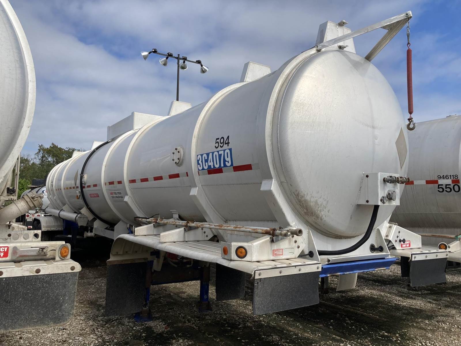 2015 Dragon DOT 407 8400 GAL ALUM AIR RIDE MULTIPLE UNIT Crude