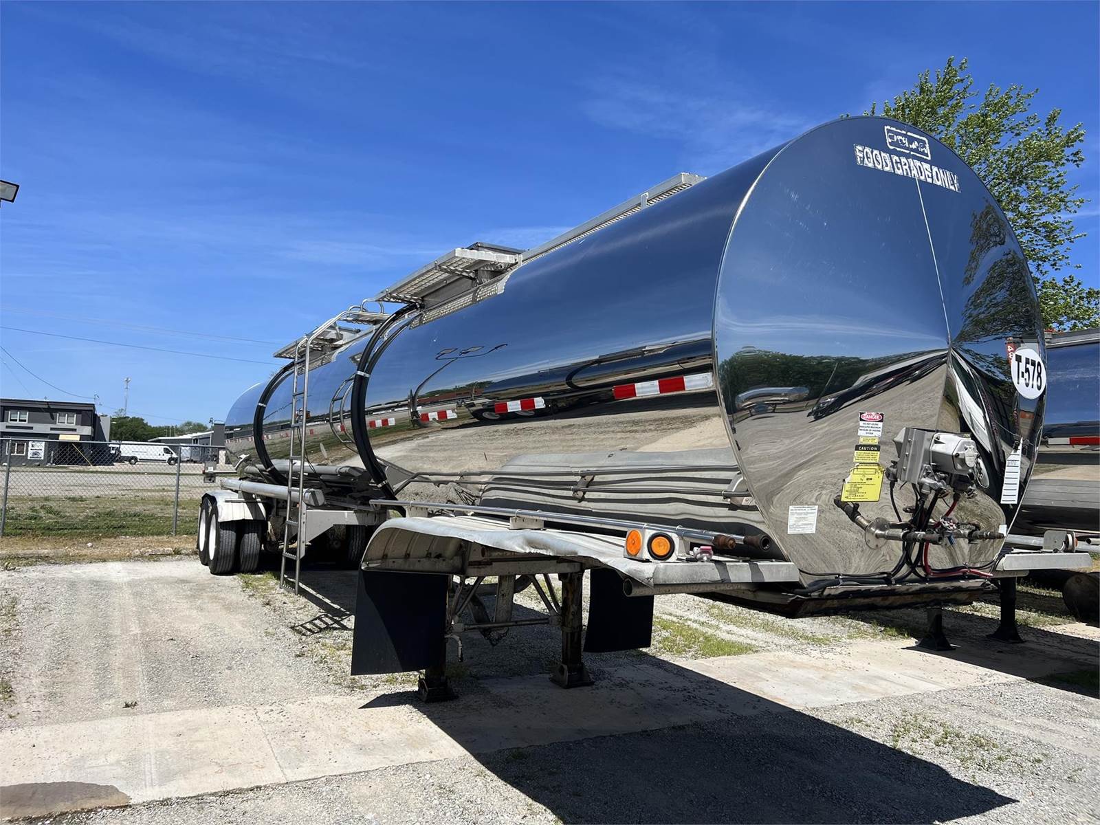 2012 Polar STAINLESS STEEL PUMP 6500GAL FOOD GRADE Food Grade Tanker