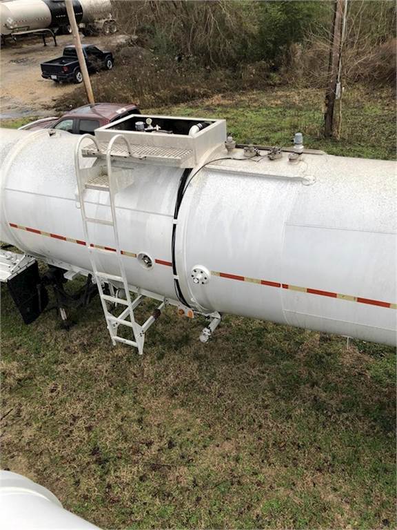 1992 HEIL 8400 GALLON ALUMINUM SPRING SUSPENSION Water Tank Trailer For
