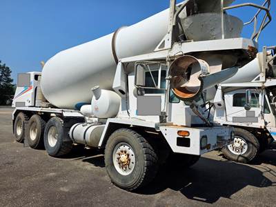 2015 Oshkosh Mixer / Ready Mix / Concrete Truck