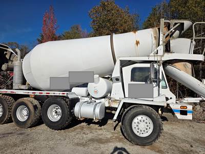 (2) 2015 Oshkosh Mixer / Ready Mix / Concrete Truck