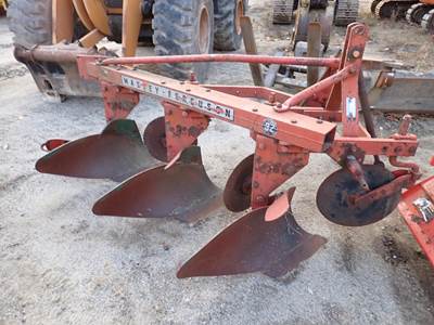 Massey Ferguson MF82