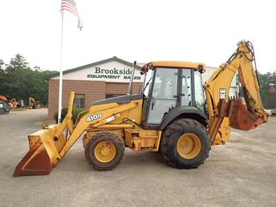 John Deere 410G Backhoe