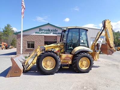 Komatsu WB150AWS-2N Backhoe