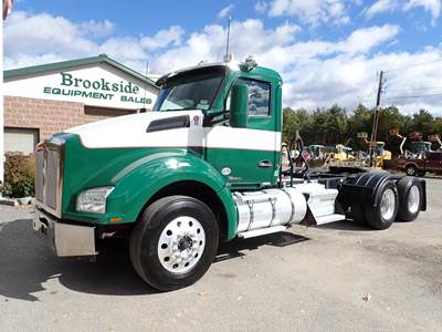 Kenworth T880 Day Cab Truck - Cummins 505HP, Automatic