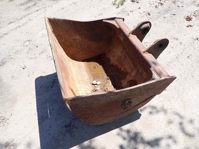 AIM 3 FT CLEANUP BUCKET Ditching Bucket
