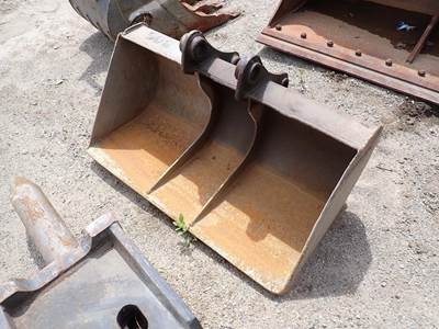 Caterpillar 39" CLEANUP BUCKET Ditching Bucket