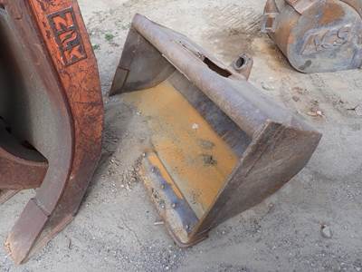 5 ft Cleanup Bucket For Excavator w/ Wainroy Coupler, 12 3/4" x 7 3/4" Cutout,