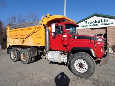 Mack RD688S Dump Truck