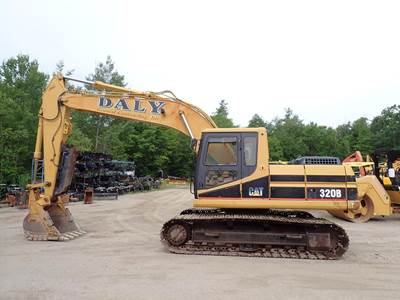 Caterpillar 320B Excavator