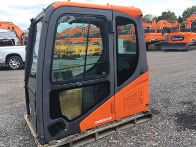 Doosan DX140LC-5 Excavator