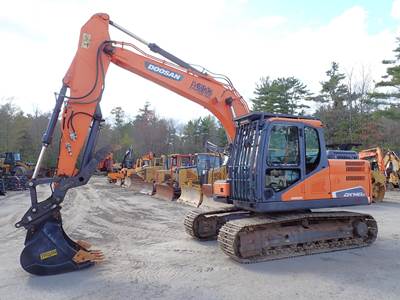 Doosan DX140LC-5 Excavator