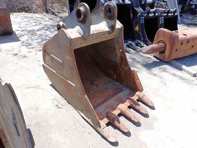 Doosan 35" DIGGING BUCKET Bucket