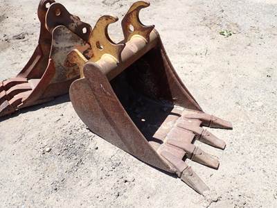John Deere 18" DIGGING BUCKET Bucket