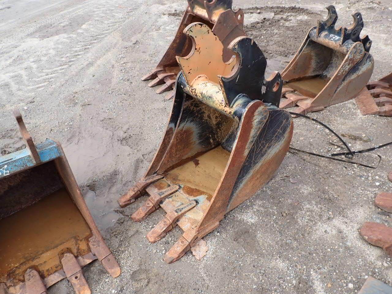 Kubota Bucket For Sale Phillipston, MA AX214