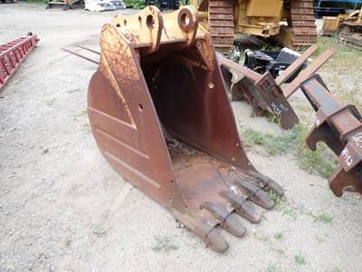 32" Digging Bucket For ExcavaTor, 11 1/4" Spread, 16" Center To Center, 3 1/2"