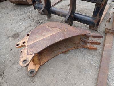 12" Digging Bucket For Case Backhoe, 10" Front Spread, 4 1/2" Rear Spread, 14"