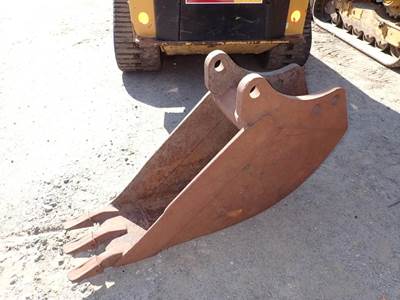 12" Digging Bucket, 8" Spread, 16"  13" Center To Center Settings, 45 mm Pin