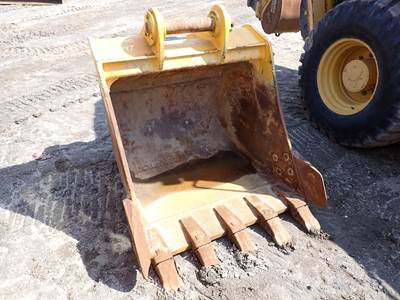 45" Digging Bucket, 13" Spread, 18" Center To Center, 80 mm Pins