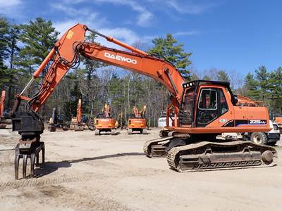 Daewoo SOLAR 225LL Tracked Log Loader
