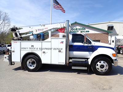 Ford F-750 XLT Mechanic / Service Truck - Caterpillar, 230HP, Manual