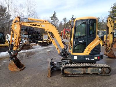 Hyundai ROBEX 35Z-9A Mini Excavator