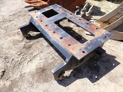 4 ft Wide Mounting Plate For Volvo L70E w/ Coupler, 35 3/4" Top Spread, 37 1/2"