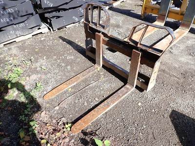 Bobcat 3 FT FORKS Rotating Pallet Forks