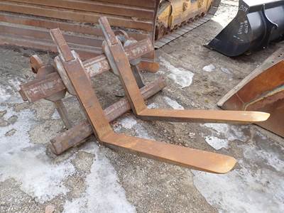 4 ft Forks For Loader w/ Coupler, 36" Top Spread, 38" Bottom Spread, 25 1/2" Pin