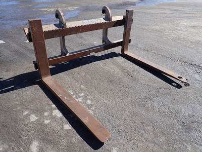 Volvo Rotating Pallet Forks