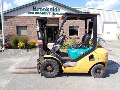 Komatsu FG25T-16 Pneumatic Tire Forklift - 4650lb Capacity, 14ft Lift Height