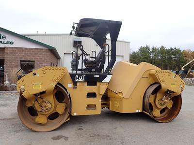 Caterpillar CB64 Smooth Drum Roller Compactor