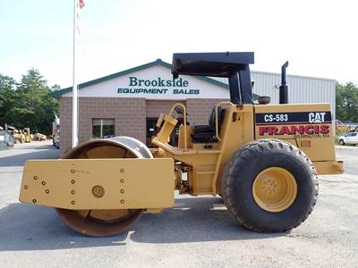Caterpillar CS-583 Smooth Drum Roller Compactor