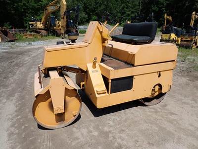 LeeBoy 400 Smooth Drum Roller Compactor